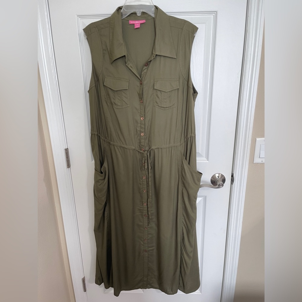 WW Dark Green Sleeveless Button Down Dress with Adjustable waist size 20W